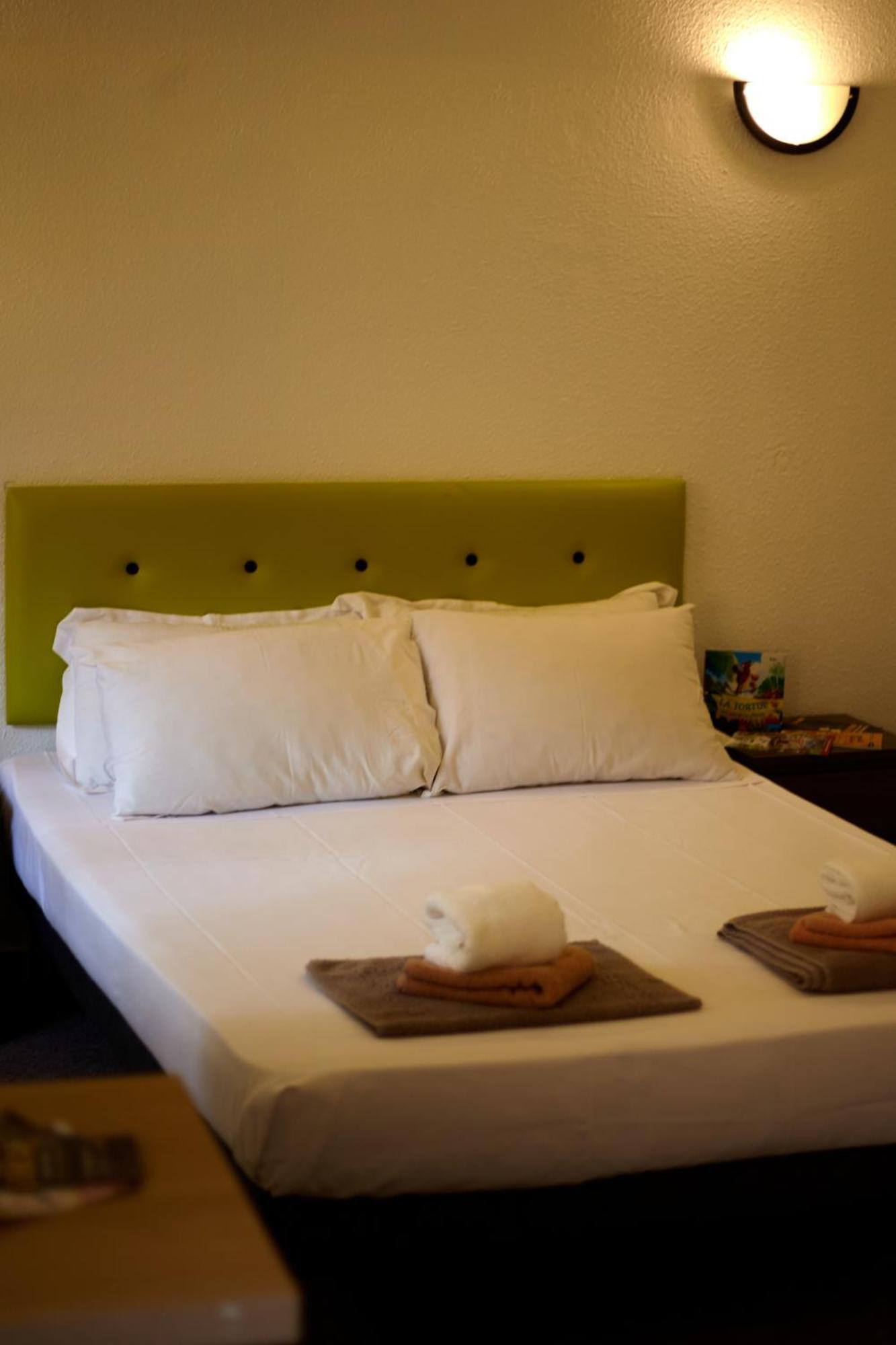 Hotel La Voile Bleue La Richardais Ngoại thất bức ảnh