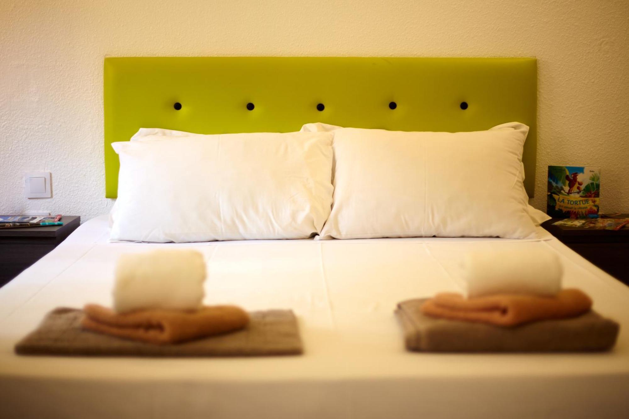 Hotel La Voile Bleue La Richardais Ngoại thất bức ảnh