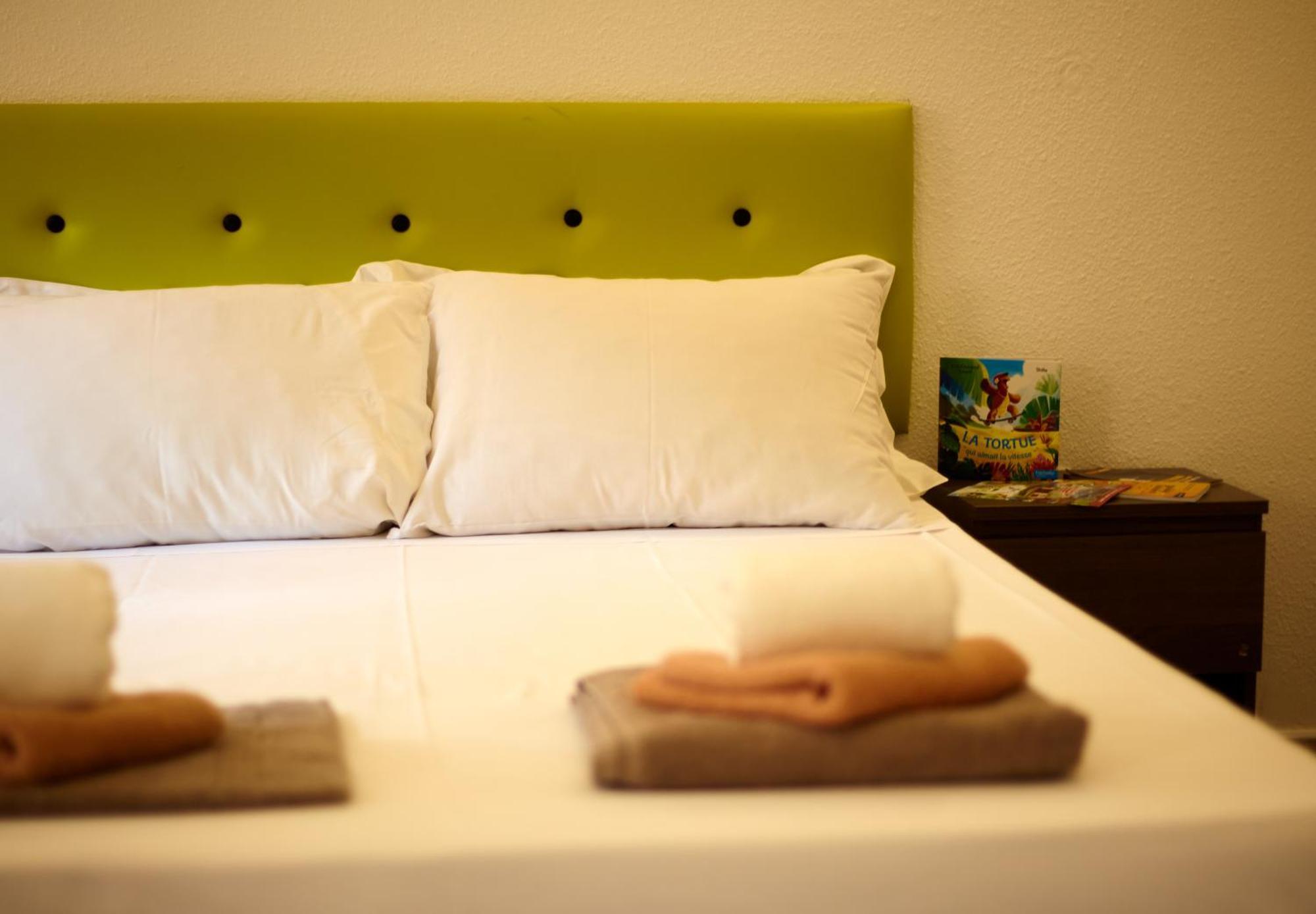 Hotel La Voile Bleue La Richardais Ngoại thất bức ảnh