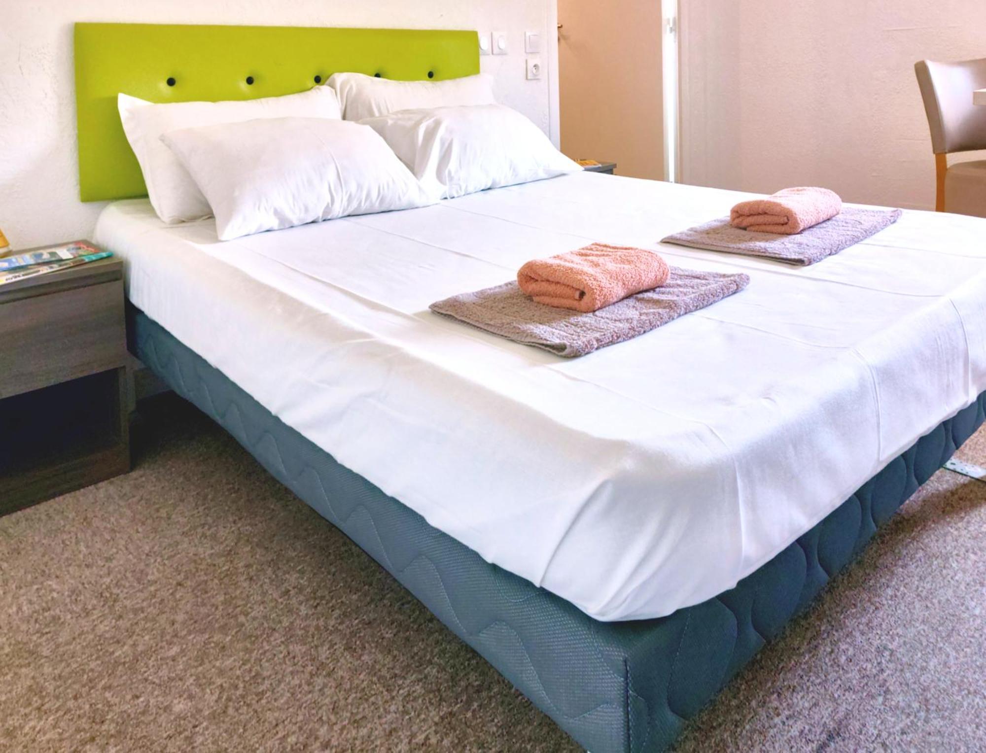 Hotel La Voile Bleue La Richardais Ngoại thất bức ảnh