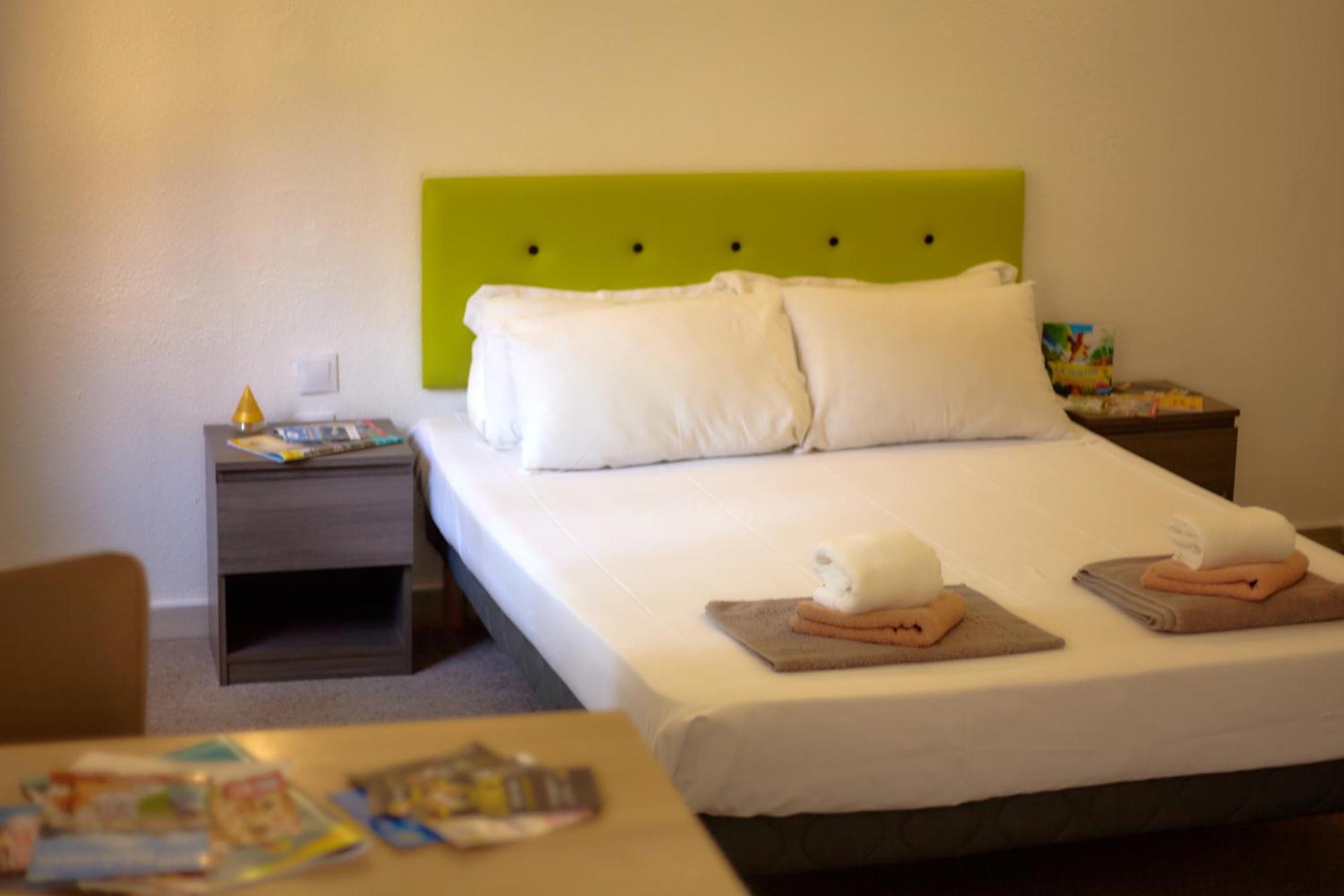 Hotel La Voile Bleue La Richardais Ngoại thất bức ảnh